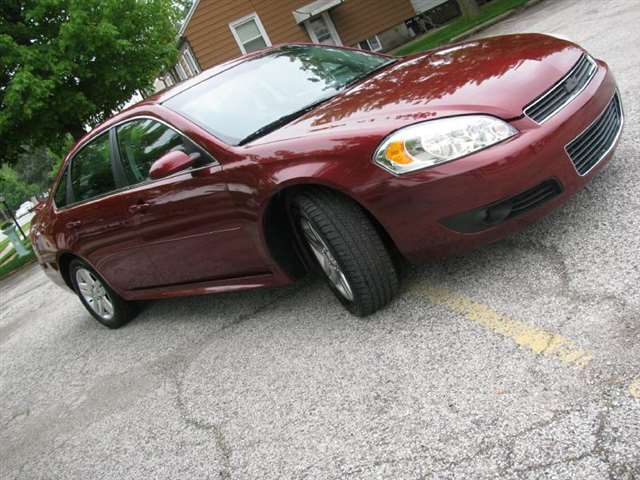 2010 Chevrolet Impala LT 4dr Sedan